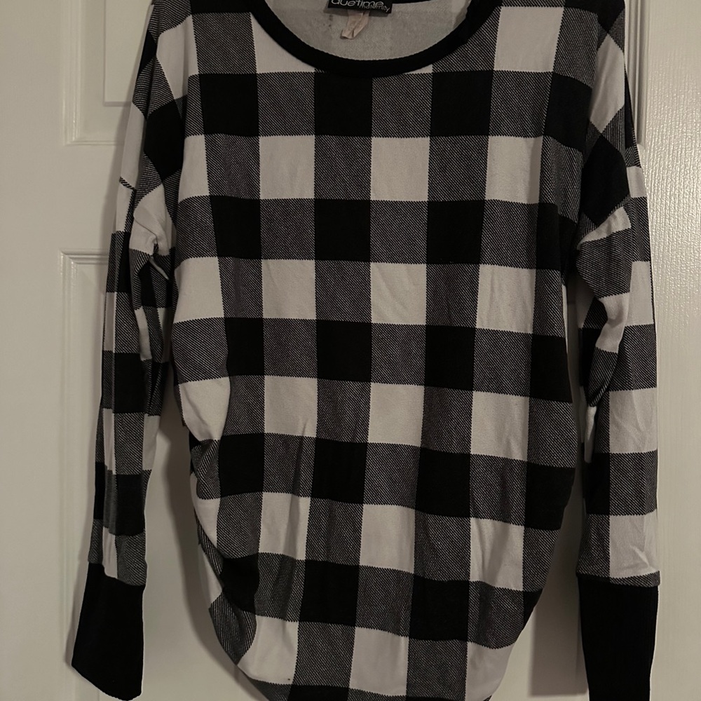 DueTime Maternity black and white plaid sweater